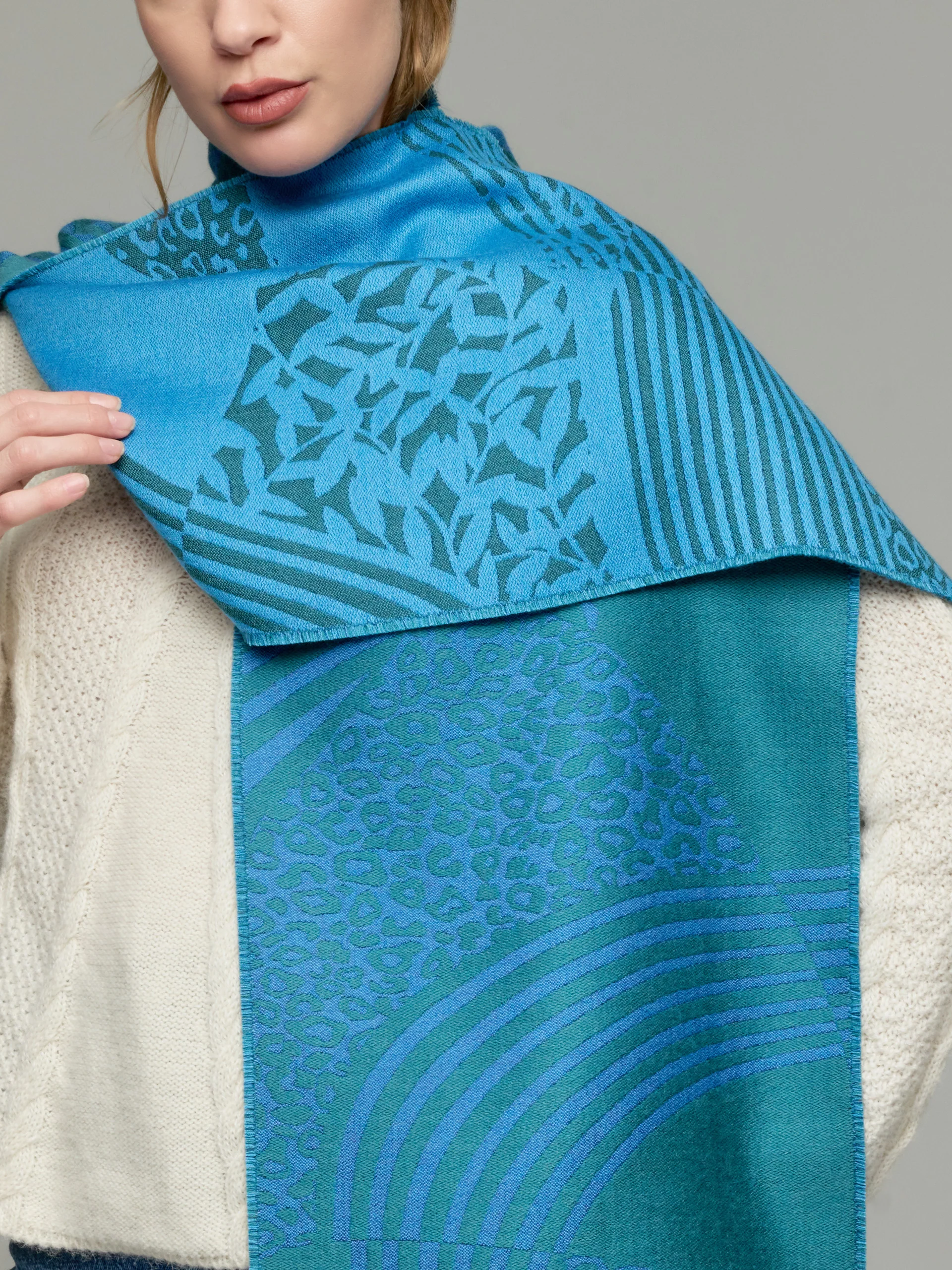 Yogi Scarf Baby Alpaca Color Blue - Image 3