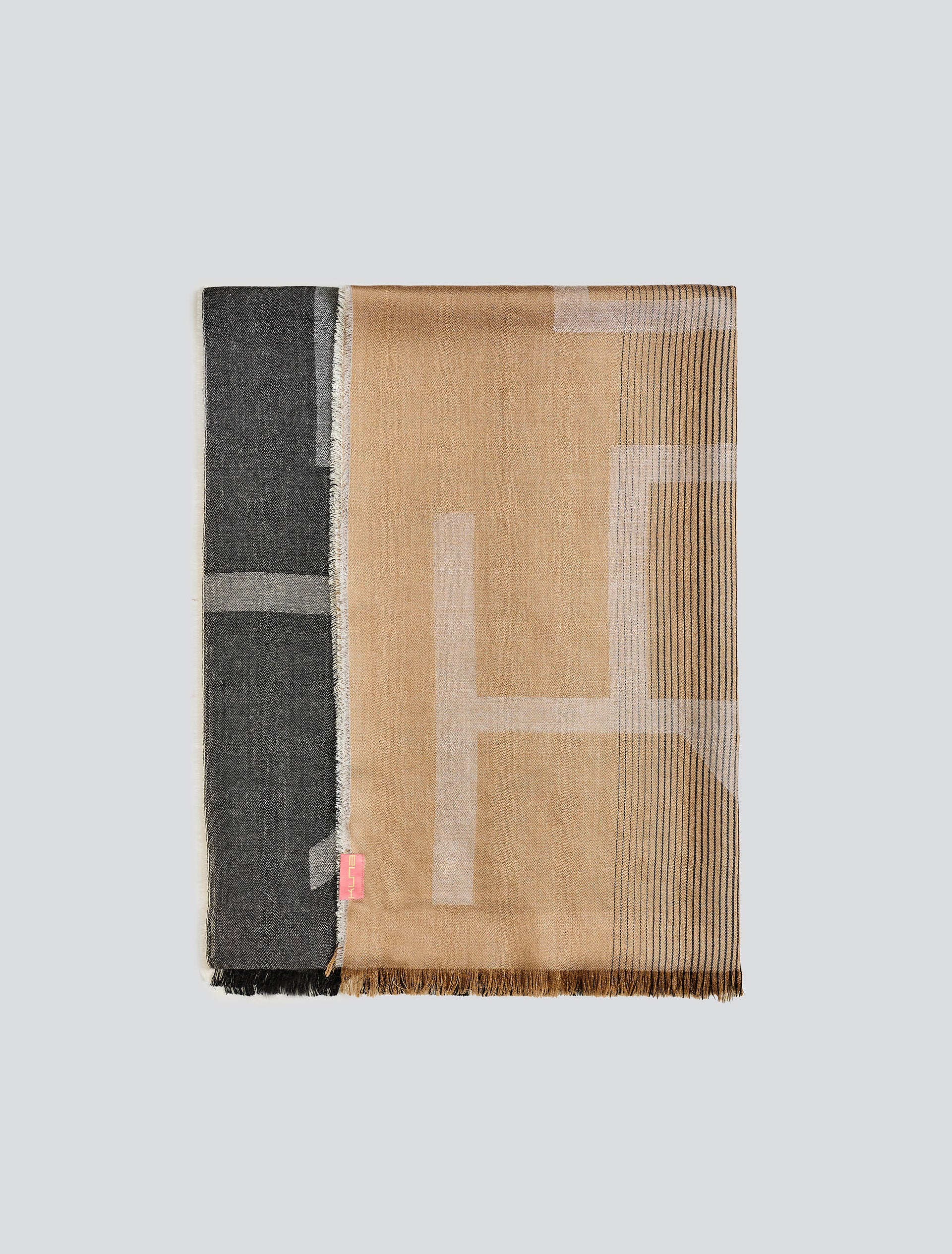 Yrati Shawl Baby Alpaca Color Black - Image 2