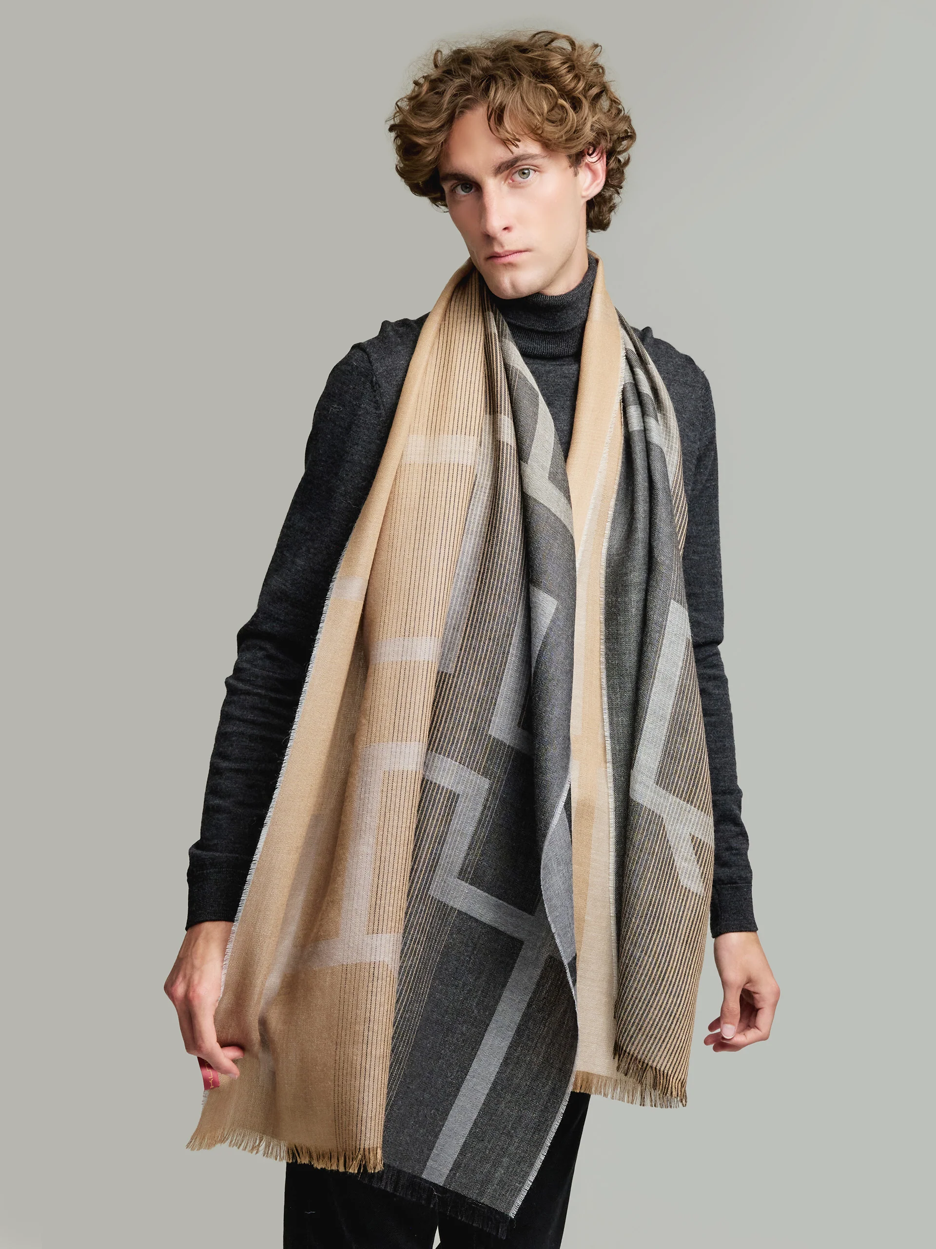 Yrati Shawl Baby Alpaca Color Black - Image 4