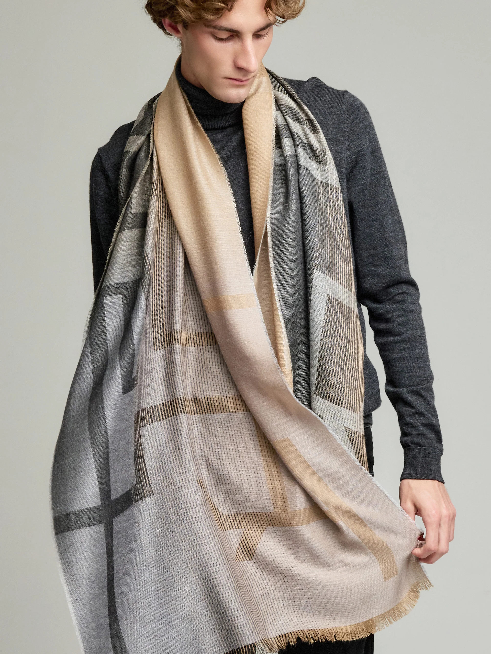 Yrati Shawl Baby Alpaca Color Black - Image 5