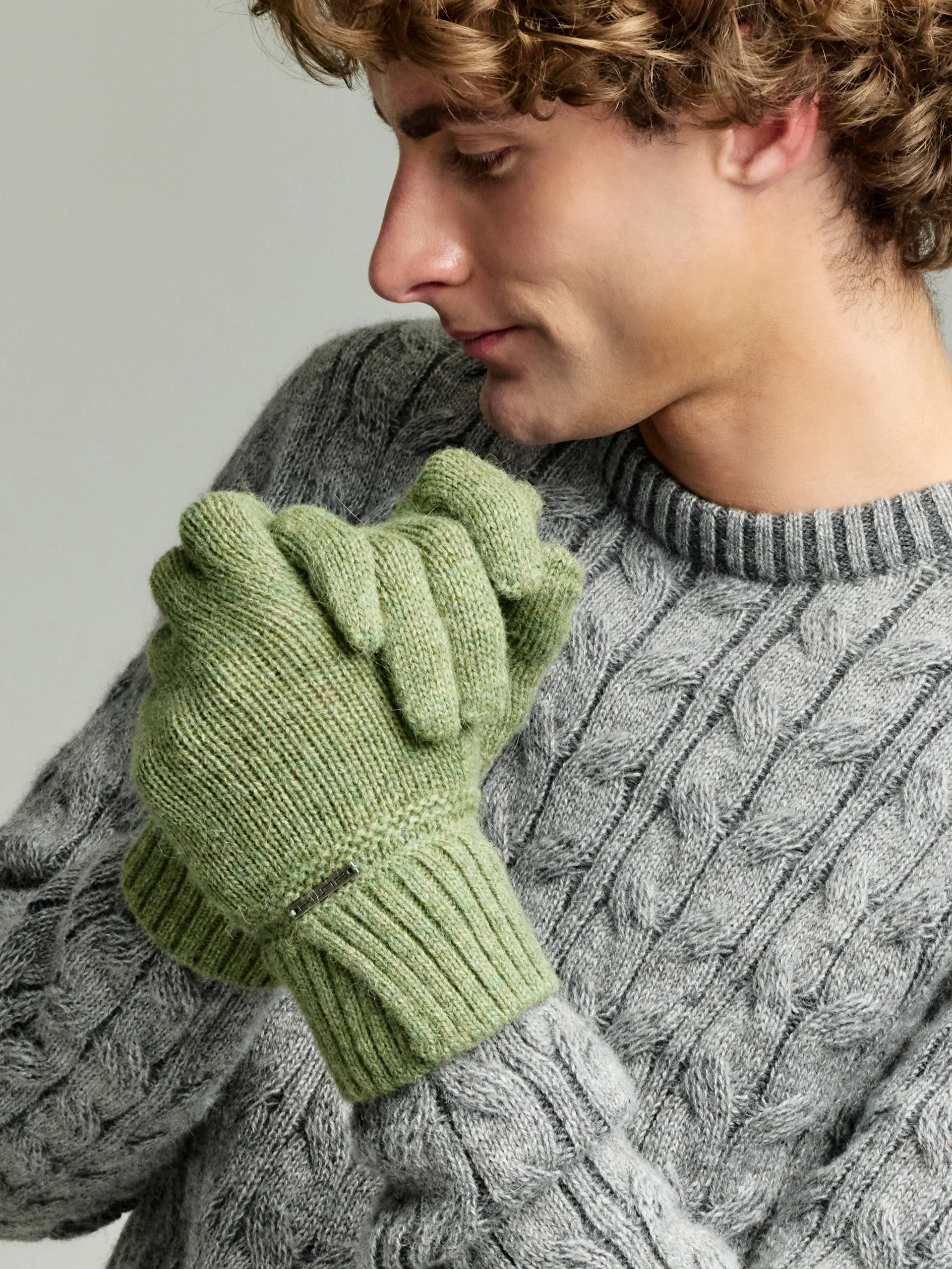 Yrma Gloves Baby Alpaca Color Green - Image 5