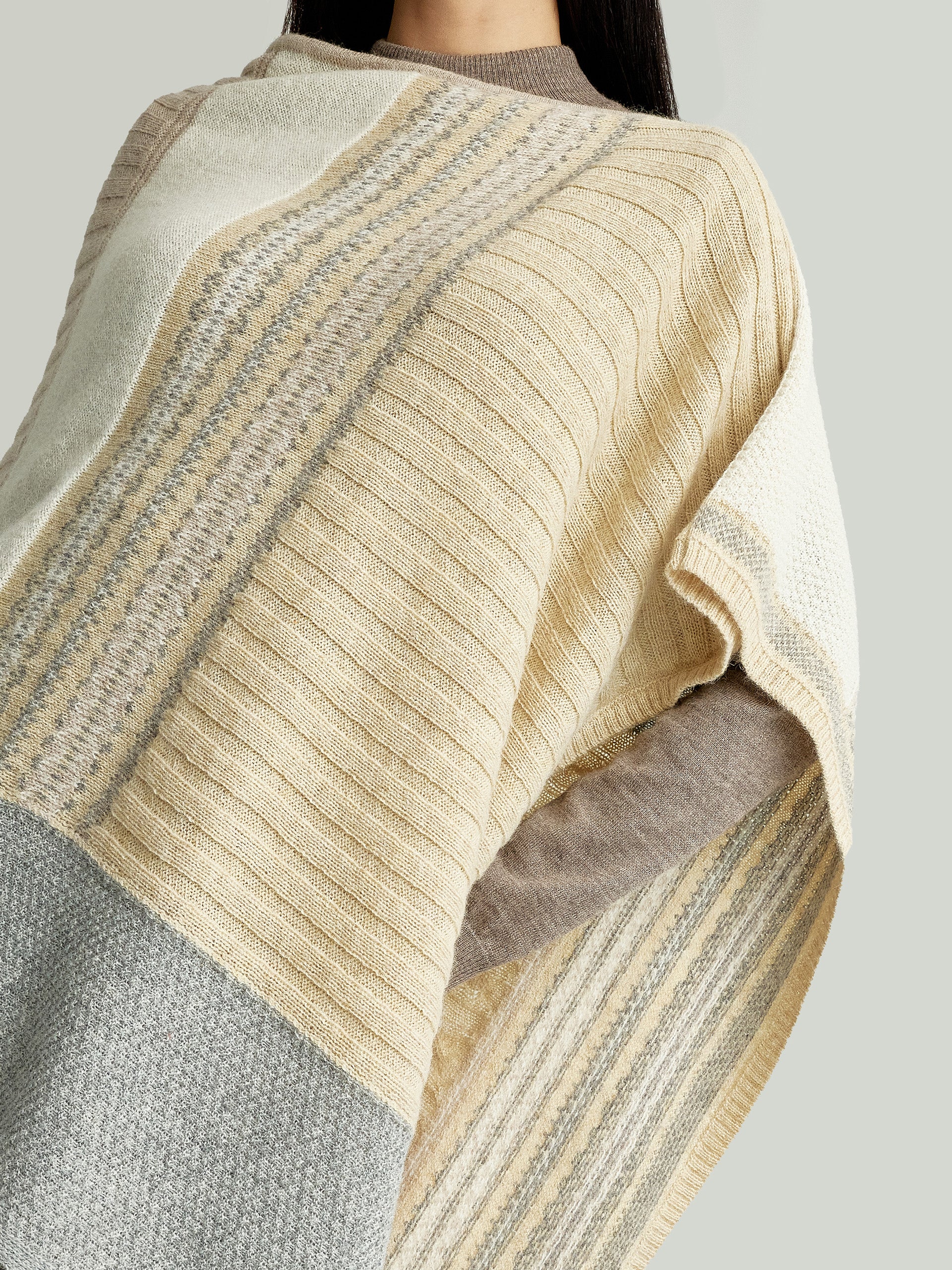 Ysadora Poncho Baby Alpaca Color Beige - Image 5
