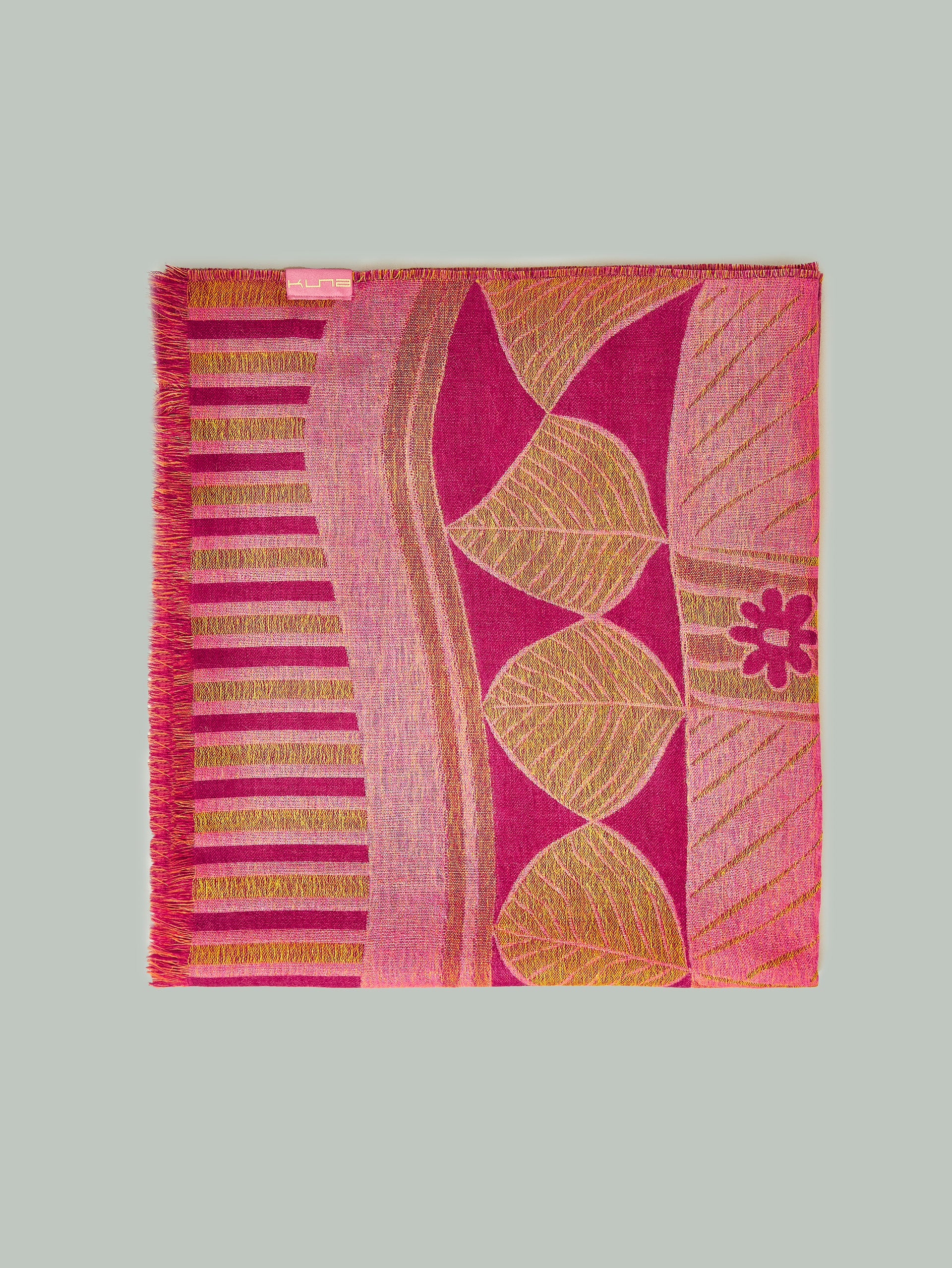 Ysiel Shawl Baby Alpaca Color Fuchsia - Image 2