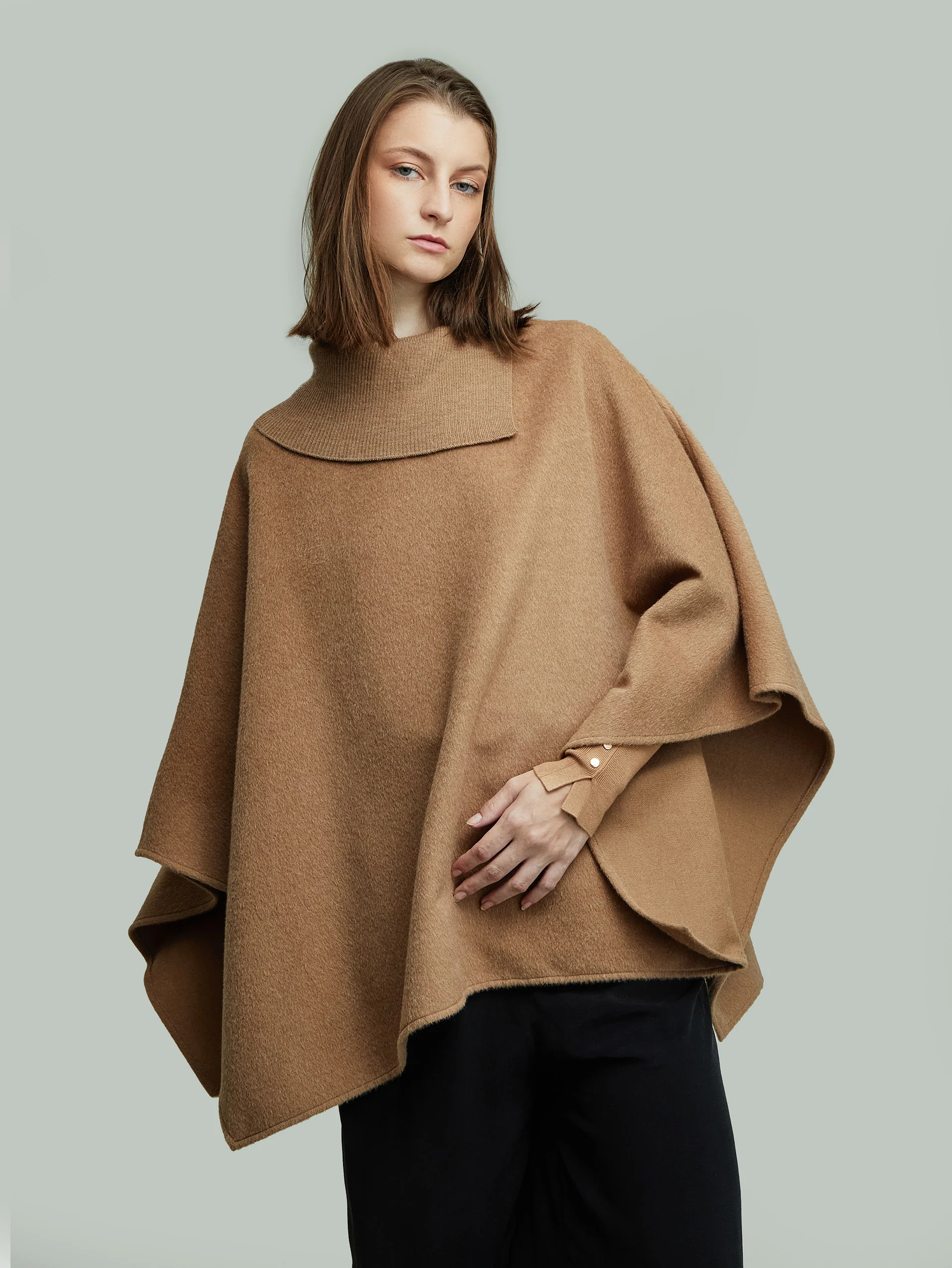 Yssey Cape Baby Alpaca Color Camel - Image 2