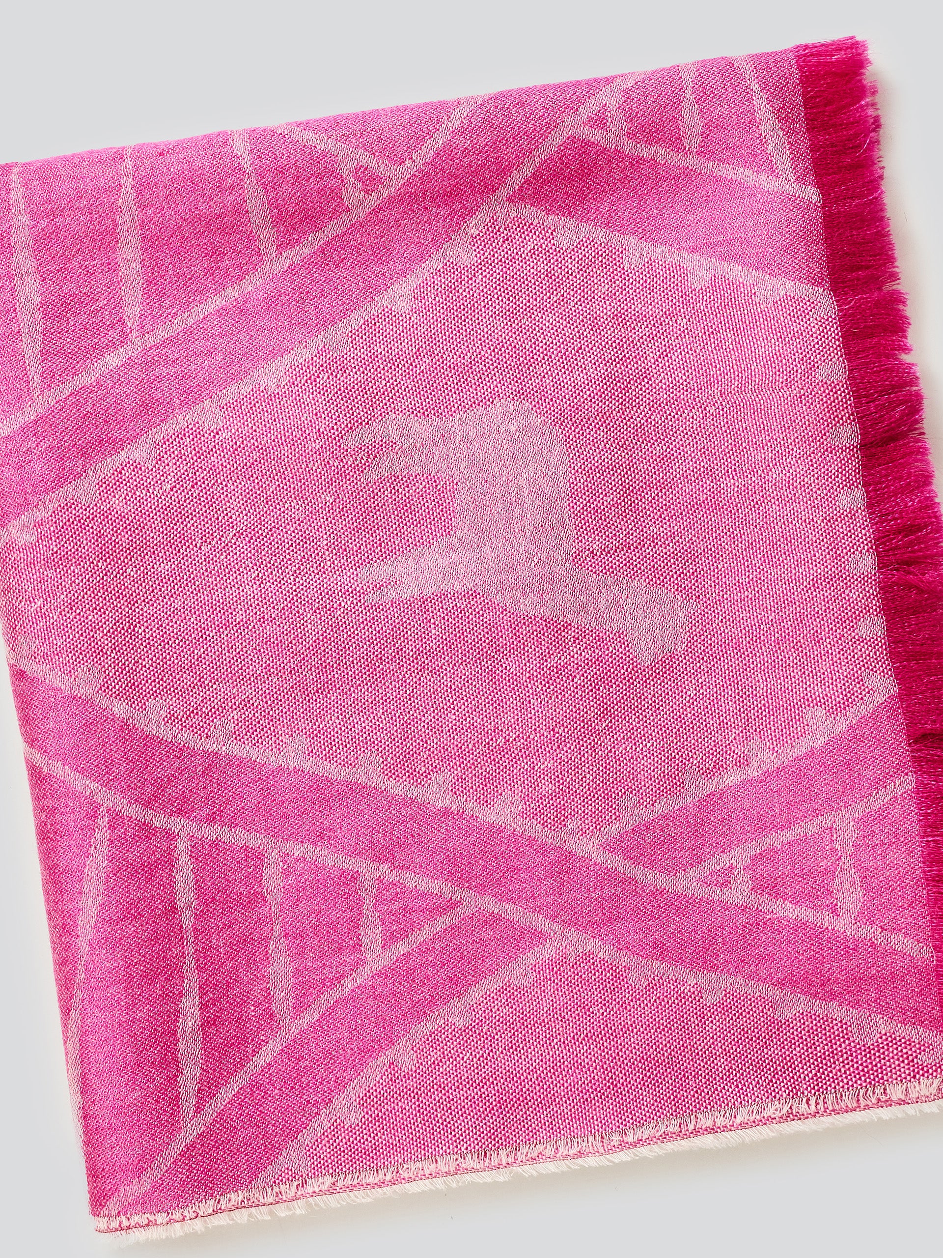 Yuca Shawl Baby Alpaca Color Fuchsia - Image 4