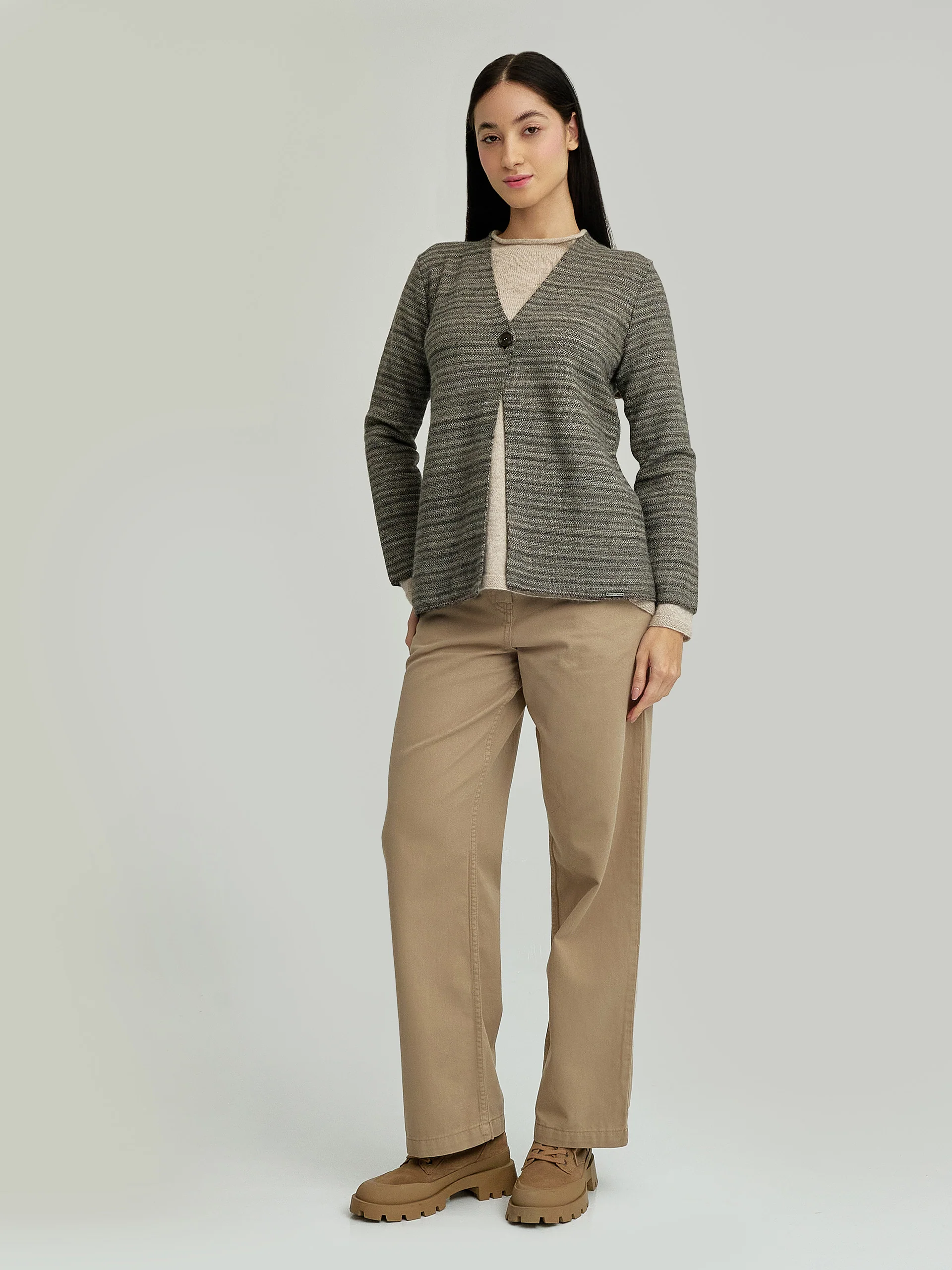 Yudith Cardigan Baby Alpaca Color Beige - Image 4