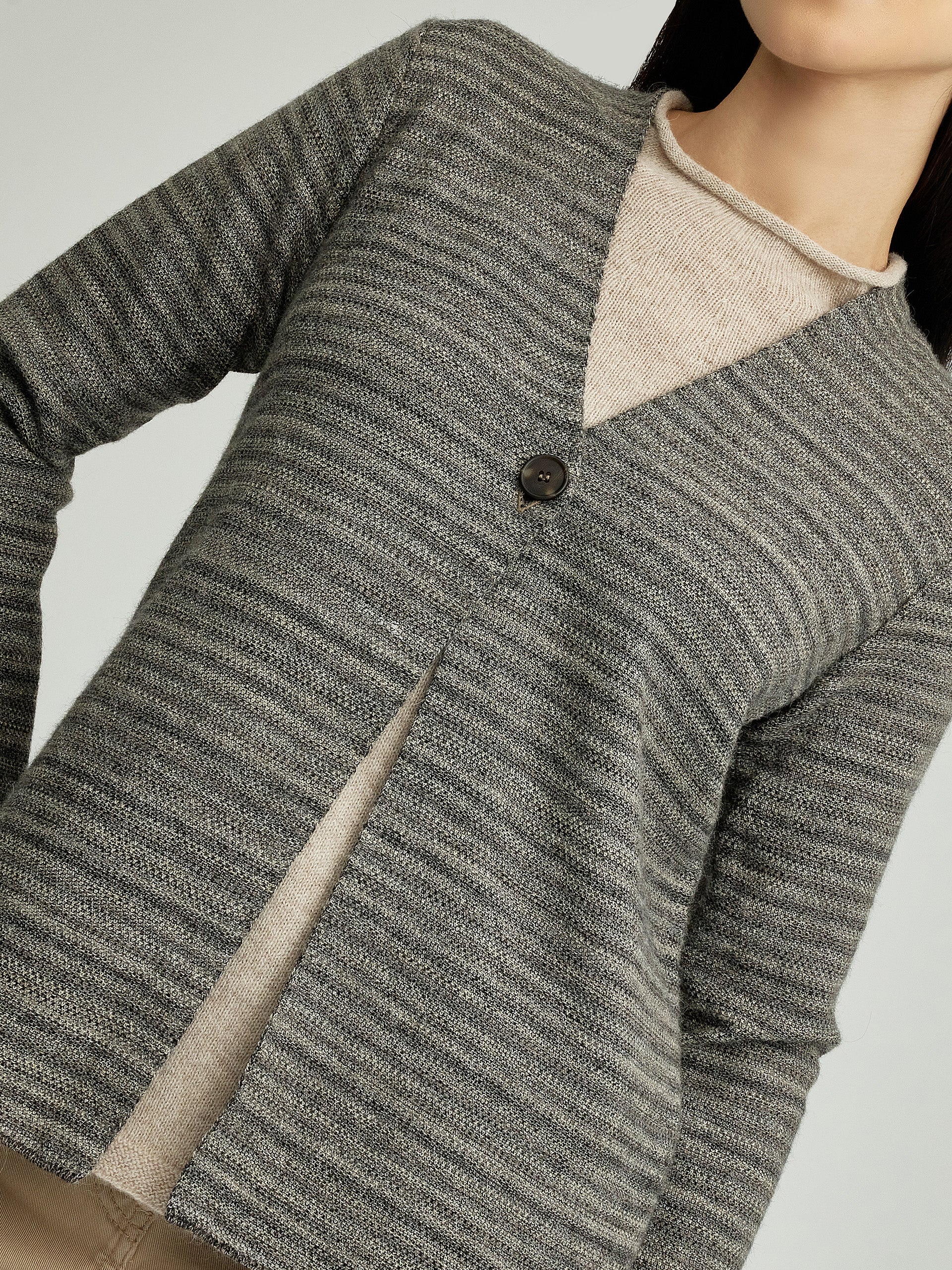 Yudith Cardigan Baby Alpaca Color Beige - Image 5