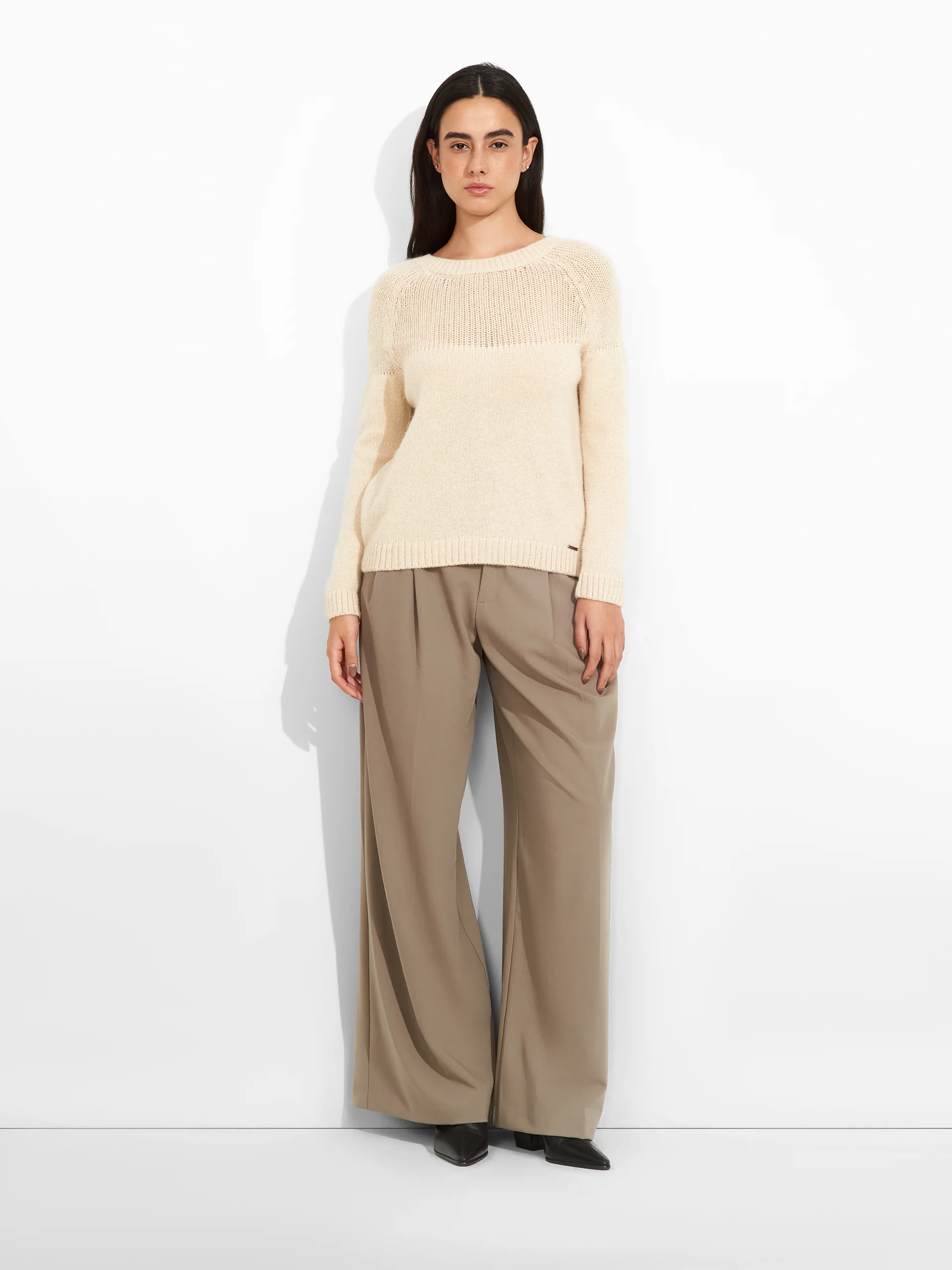 Zabine Cardigan Baby Alpaca Color Beige - Image 4