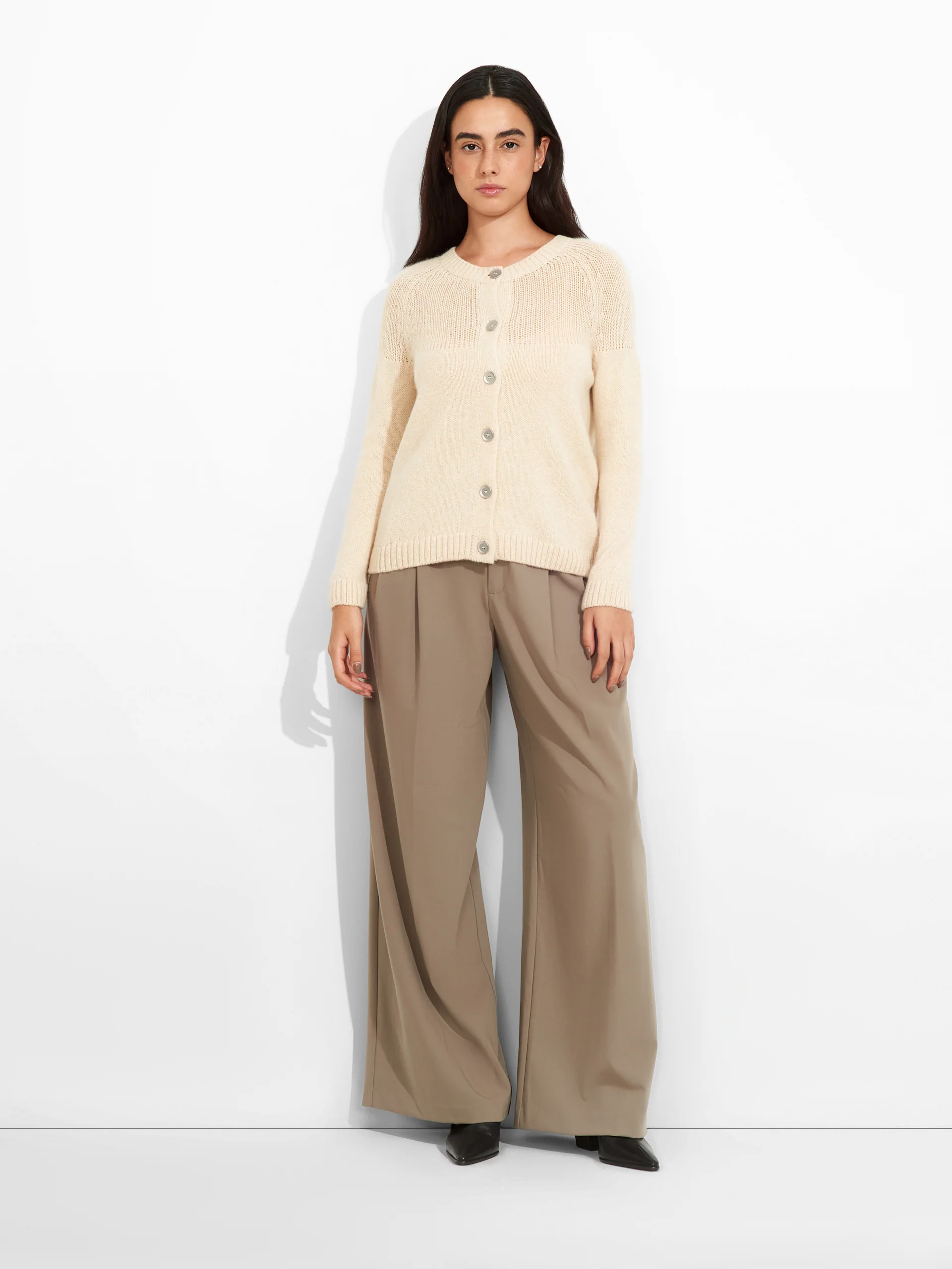 Zabine Cardigan Baby Alpaca Color Beige - Image 8