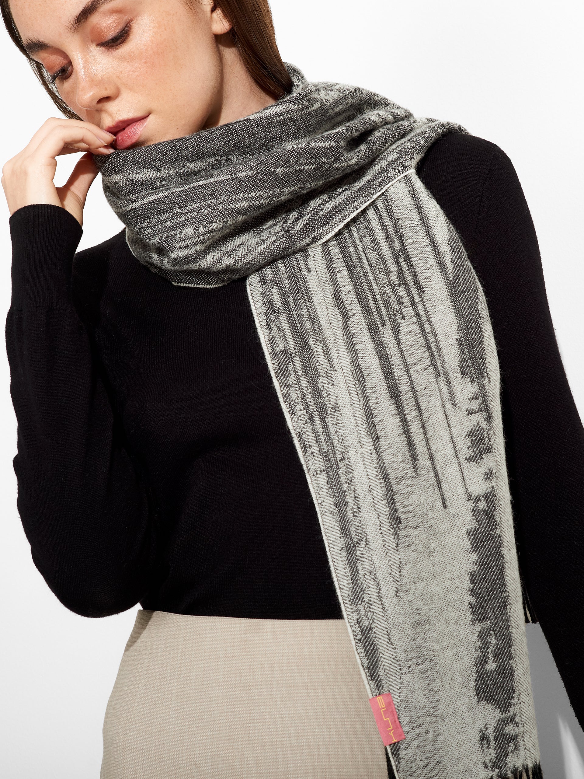 Zangay Scarf Baby Alpaca Color Black - Image 3