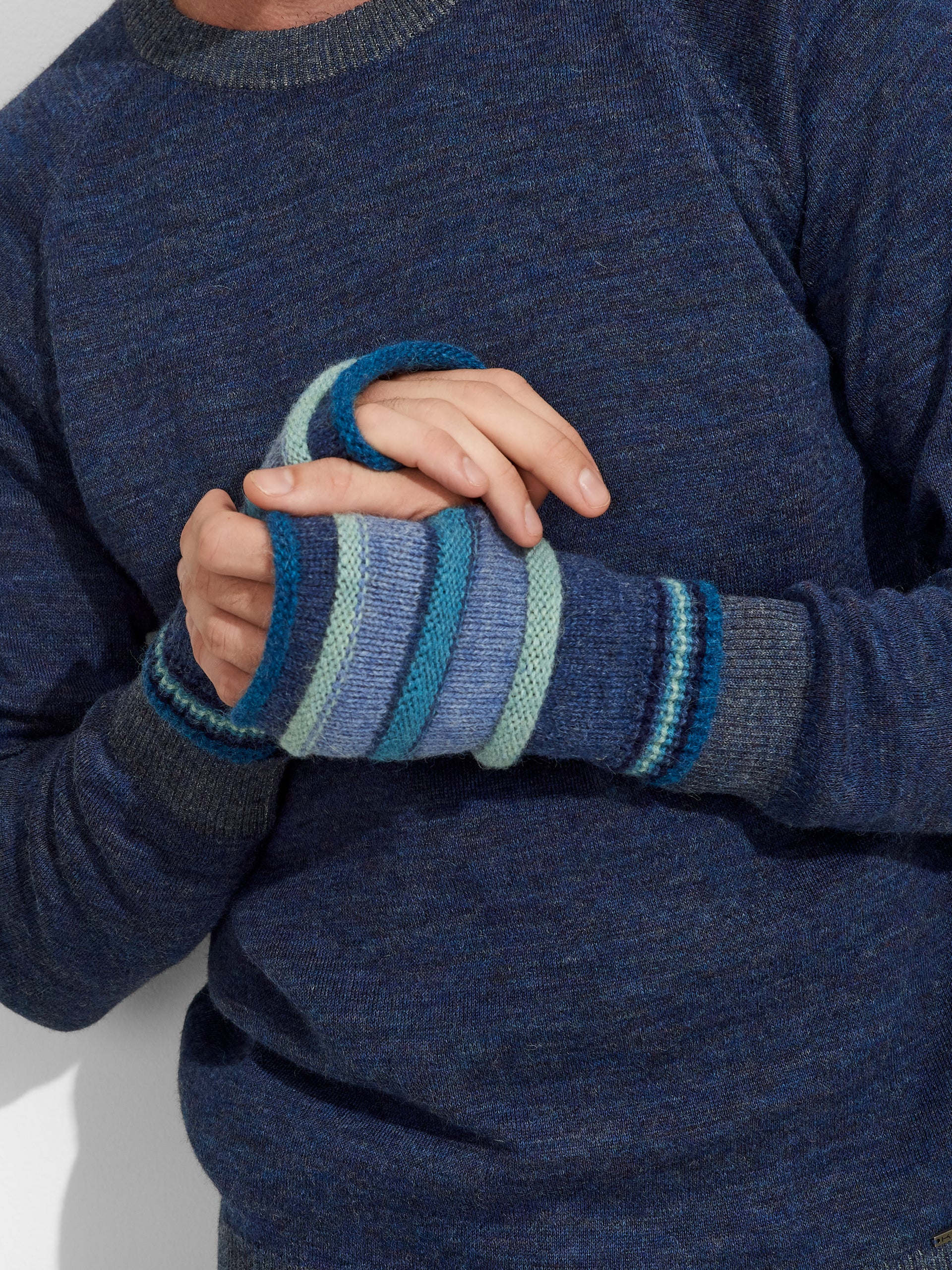 Zanni Gloves Baby Alpaca Color Blue - Image 5