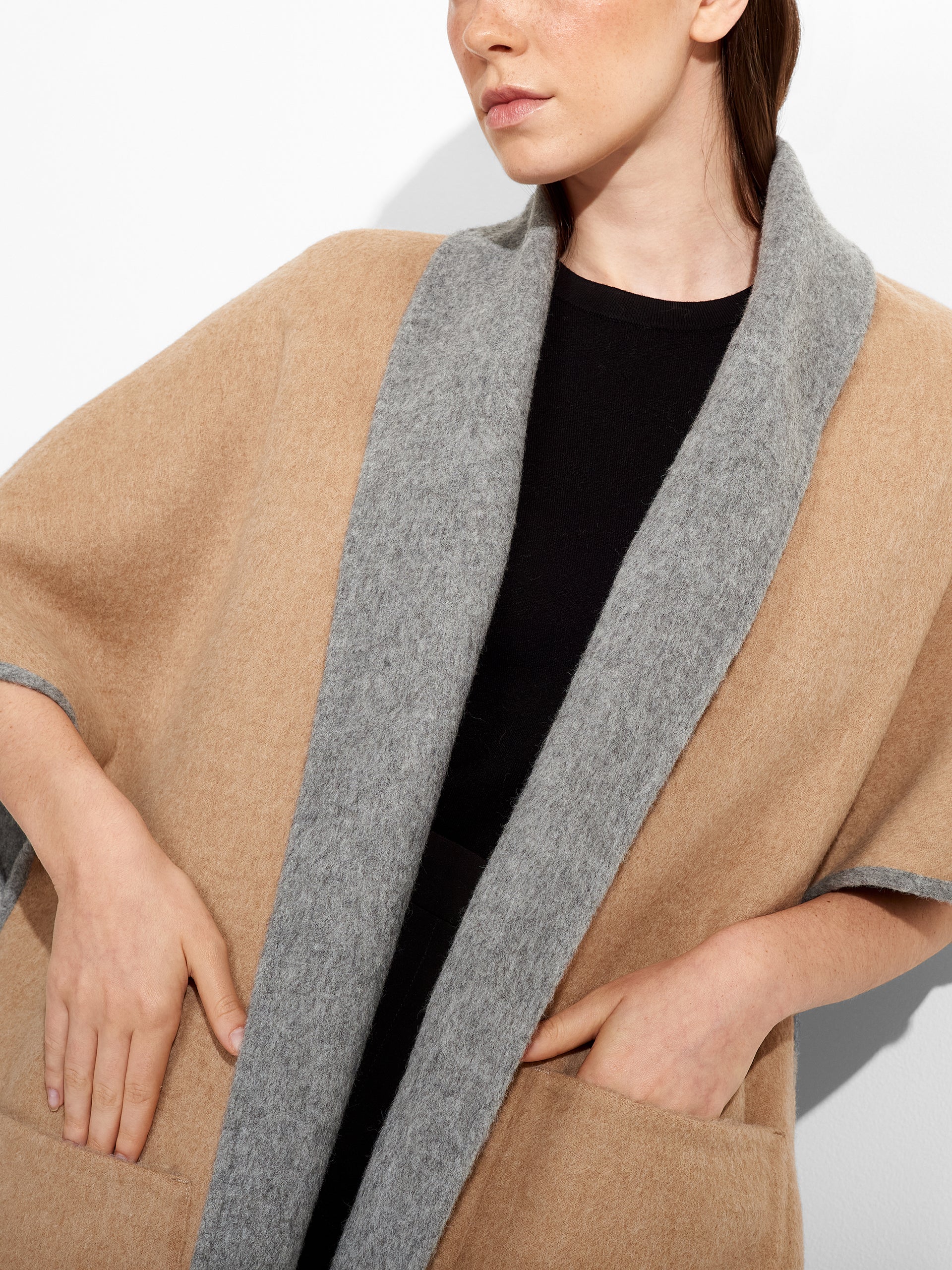 Zea Cape Baby Alpaca Color Beige - Image 6