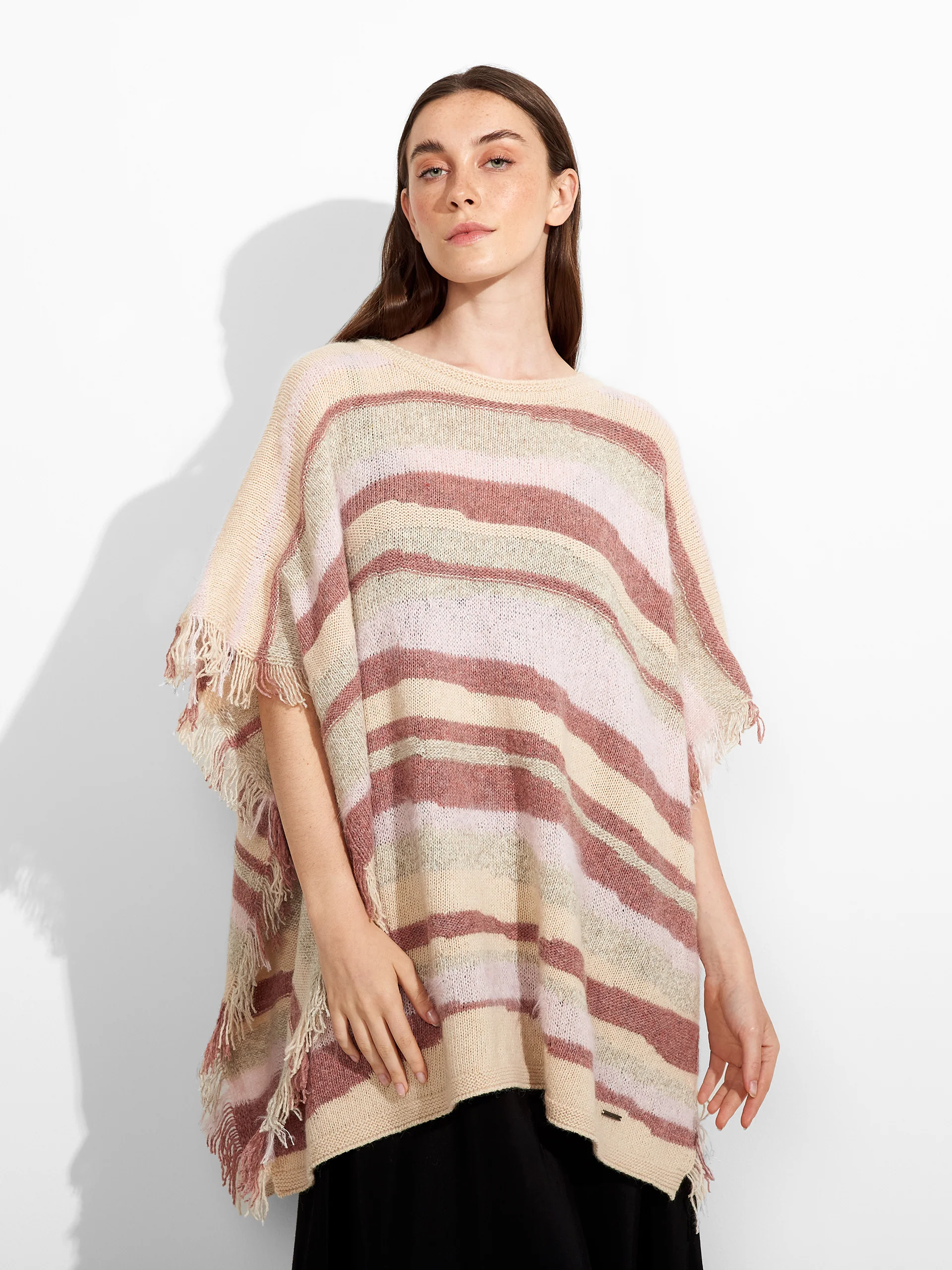 Zegovia Poncho Baby Alpaca Color Beige - Image 2
