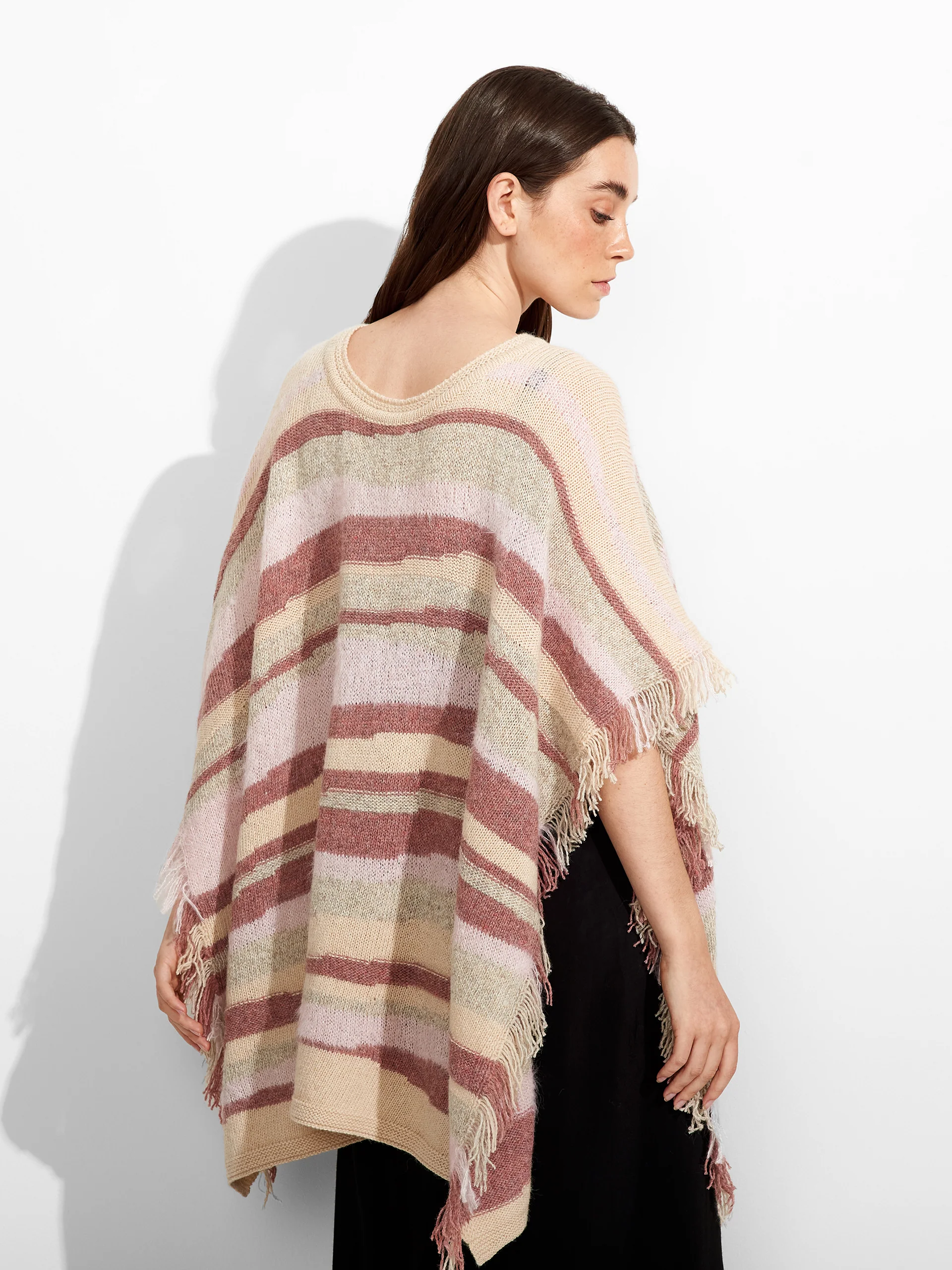 Zegovia Poncho Baby Alpaca Color Beige - Image 3