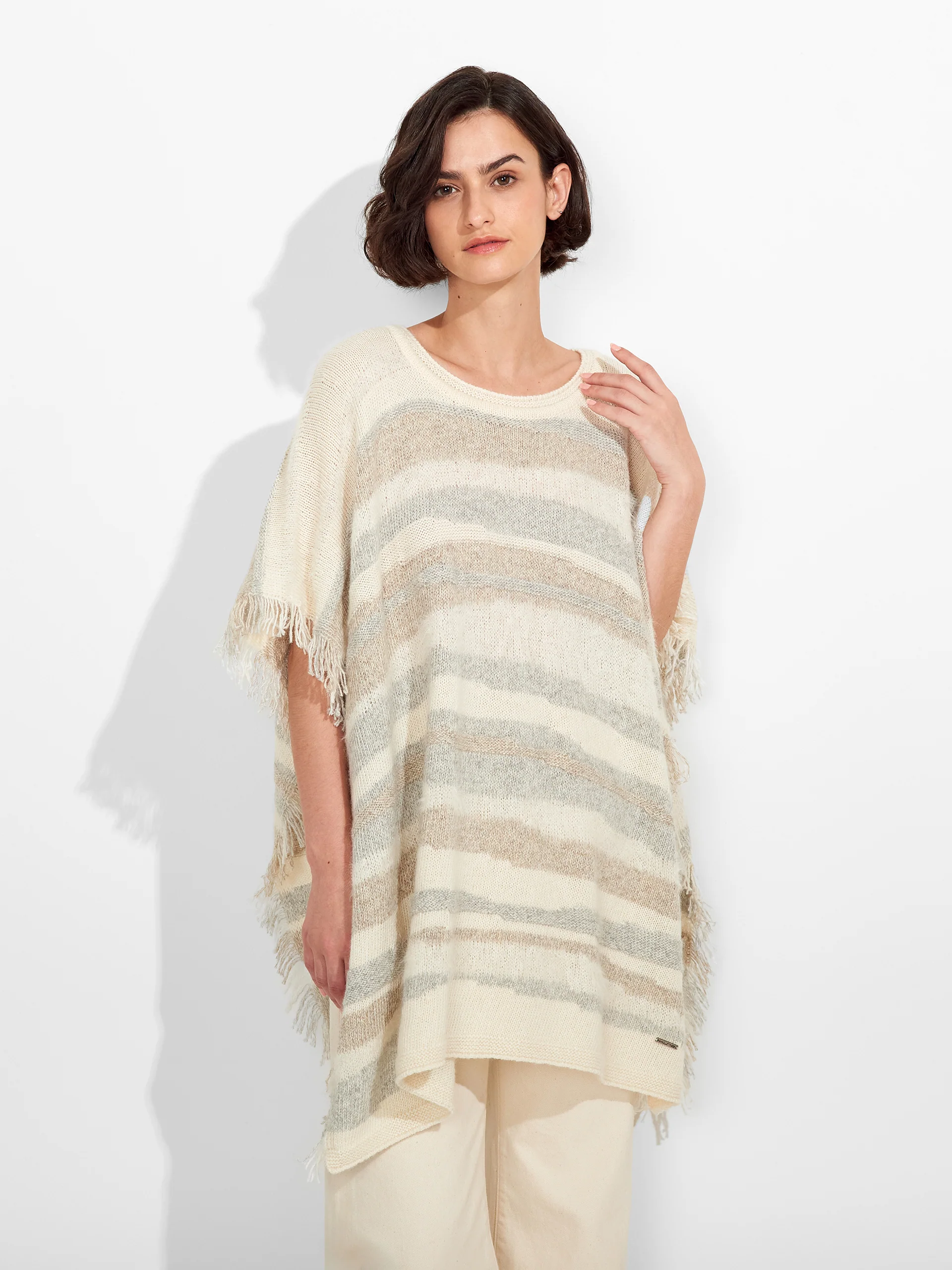 Zegovia Poncho Baby Alpaca Color Ecru - Image 2