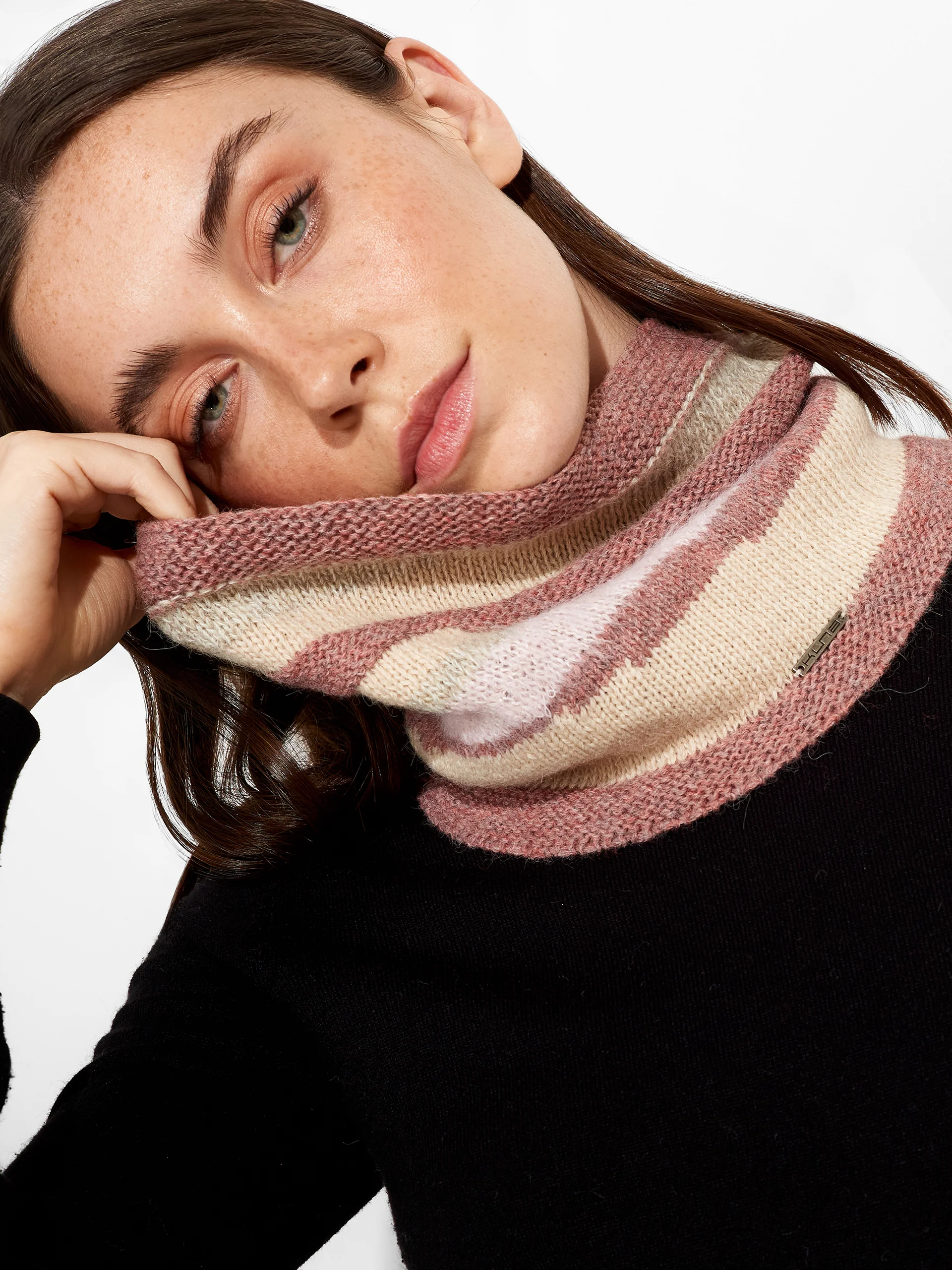 Zegovia Scarf Baby Alpaca Color Beige - Image 3