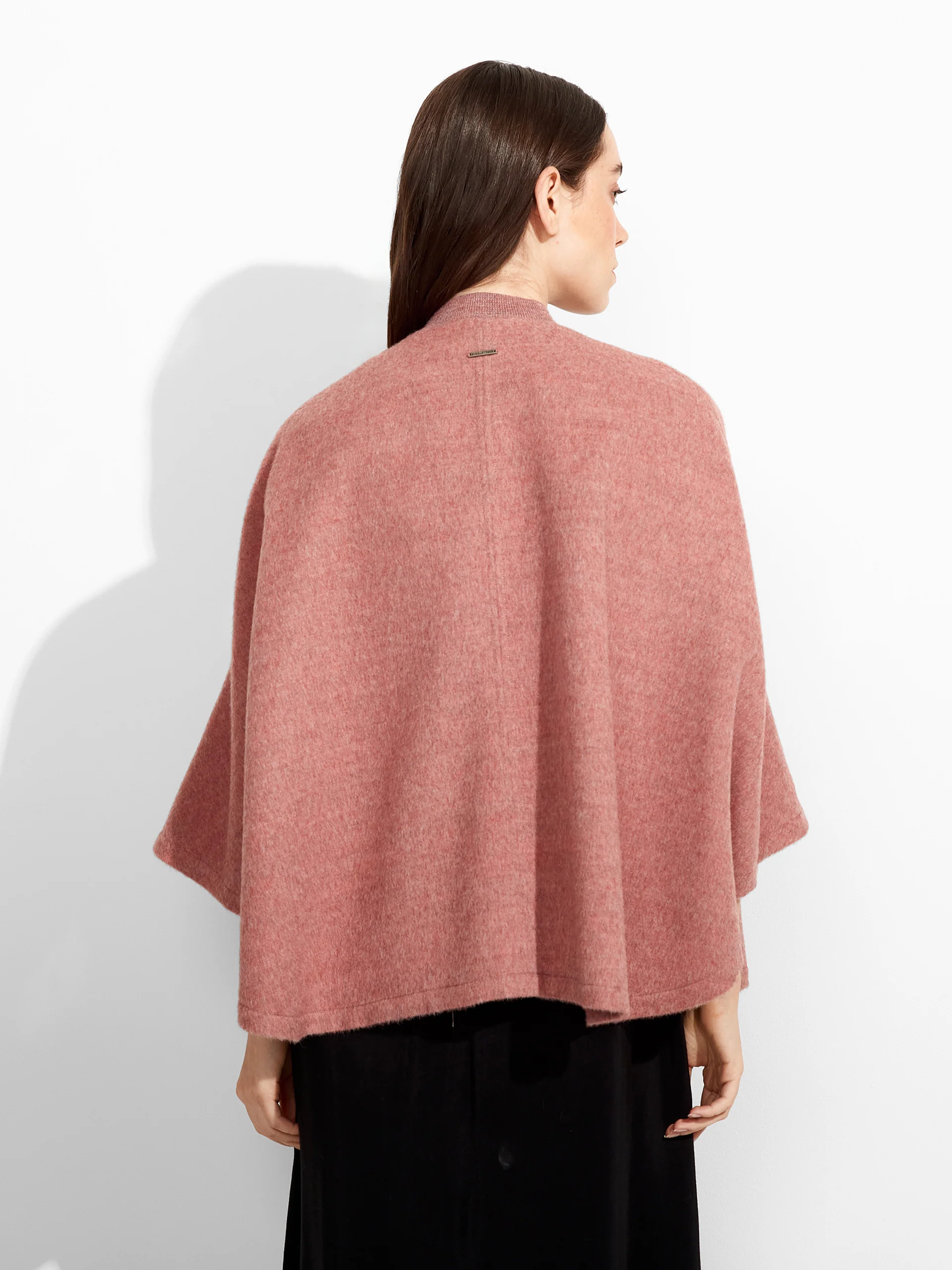 Zenzolin Cape Baby Alpaca Color Pink - Image 3