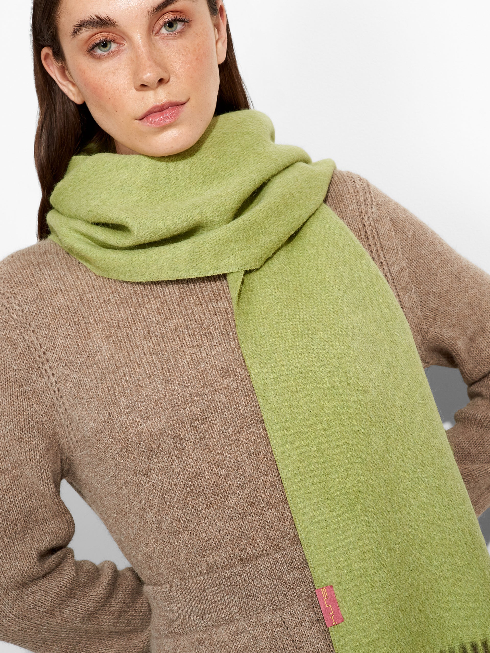 Zeta Scarf Baby Alpaca Color Green - Image 3