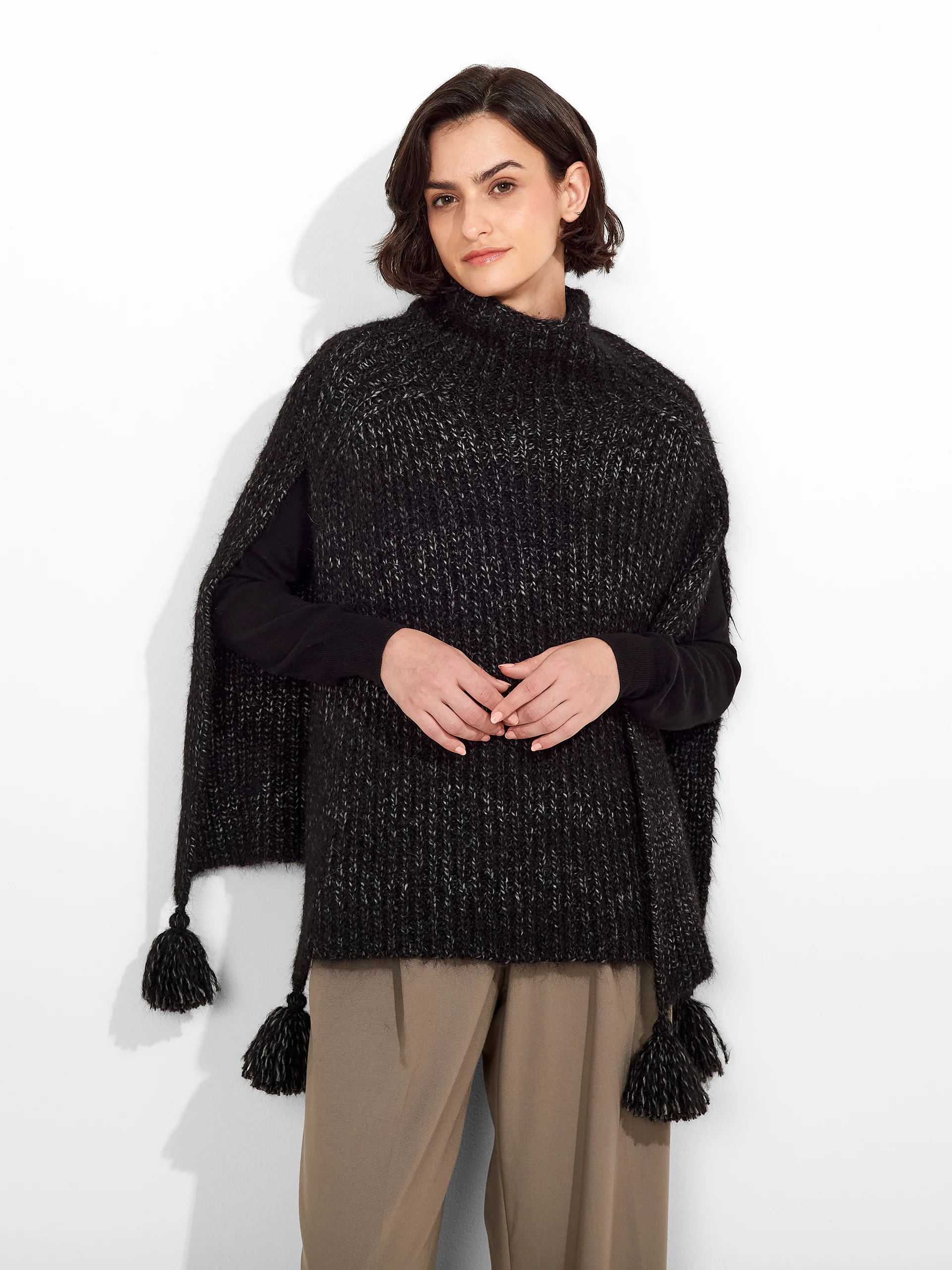 Zpazio Poncho Suri Alpaca Color Black - Image 2