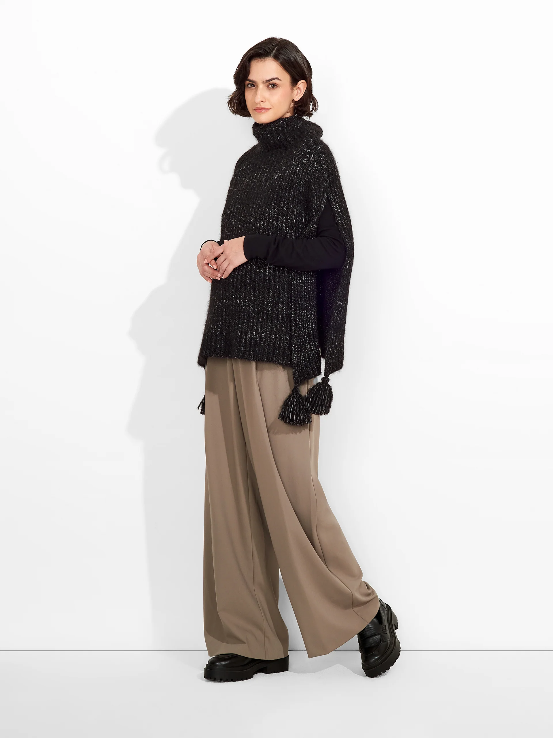Zpazio Poncho Suri Alpaca Color Black - Image 4