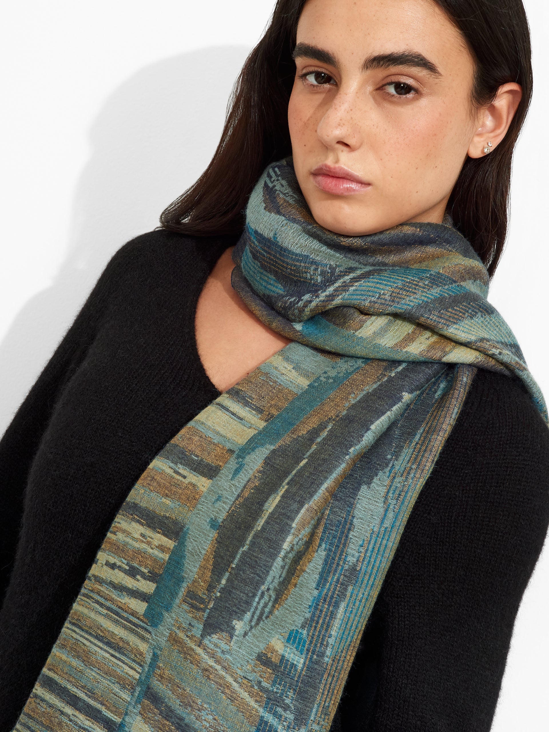 Zubi Shawl Baby Alpaca Color Turquoise - Image 3